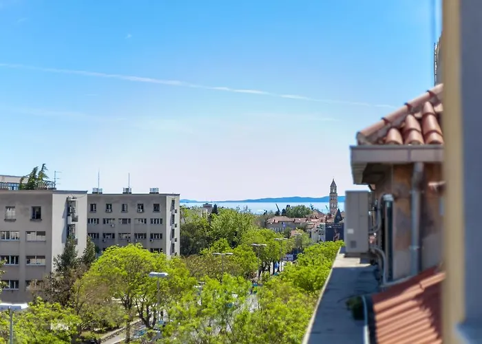 아파트먼트 소피스 플레이스 *