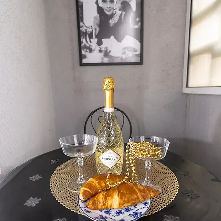 Sophie's Place * Split