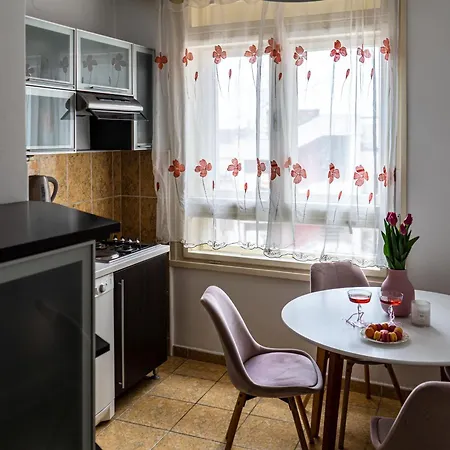 Sophie's Place * Split